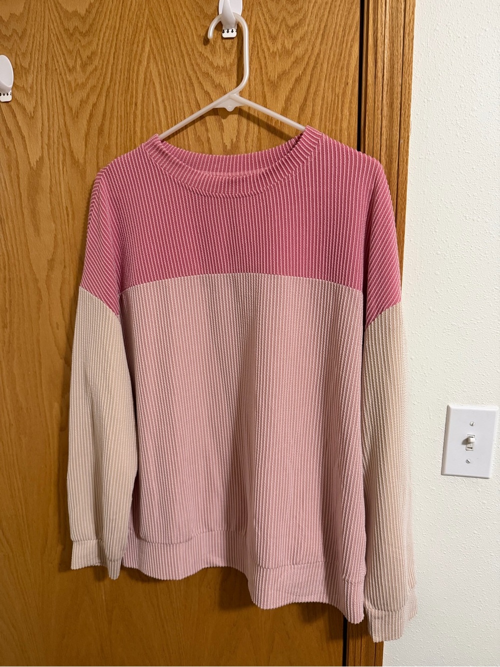 Source Unknown Pink & Cream Colorblock Crewneck Sweater